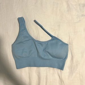 Bo&Tee one shoulder sports bra